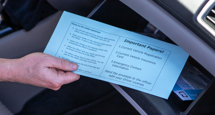 Blue Envelopes help drivers with autism during traffic stops